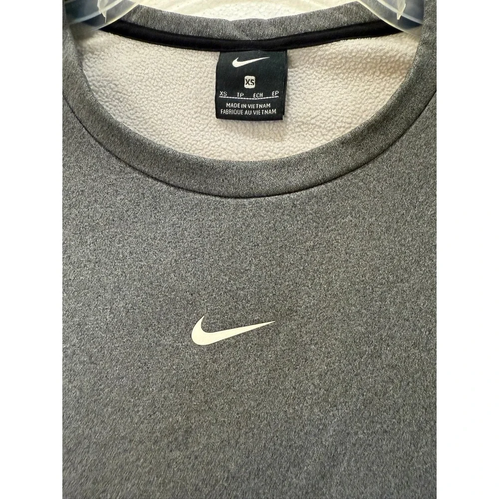 Nike women therma